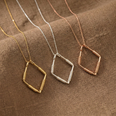 14K Gold Square Ring Holder Necklace - 12-24 in M.0512