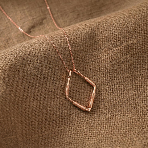 14K Gold Square Ring Holder Necklace - 12-24 in M.0512