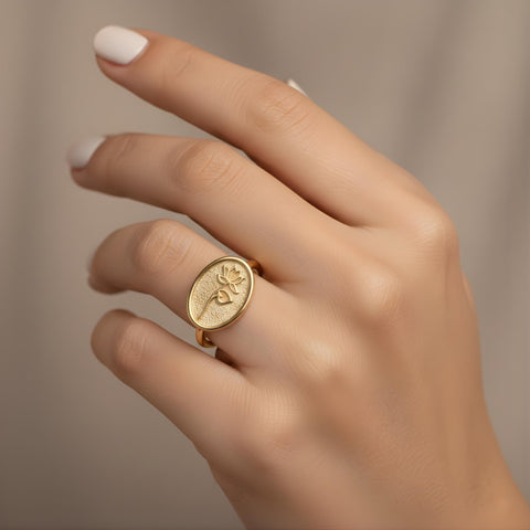 14K Gold Birthflower Oval Ring - M.0618