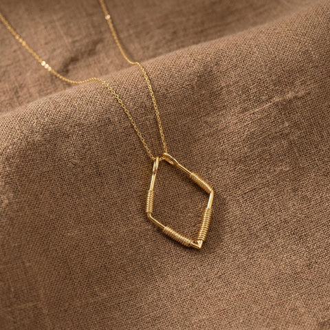 14K Gold Square Ring Holder Necklace - 12-24 in M.0512