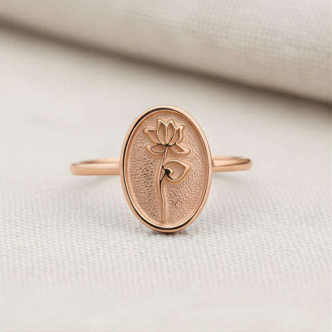 14K Gold Birthflower Oval Ring - M.0618