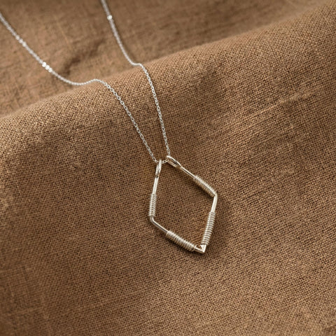 14K Gold Square Ring Holder Necklace - 12-24 in M.0512